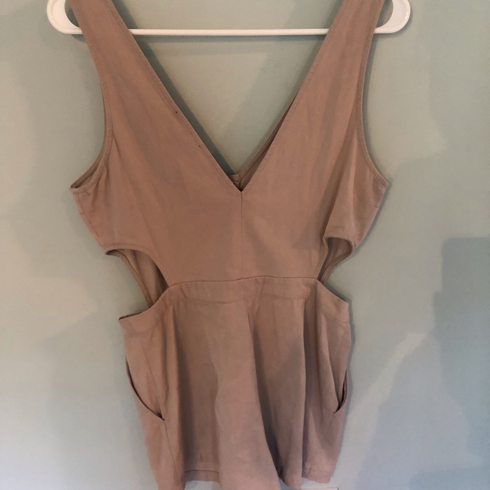 Romper - Picture 4 of 4